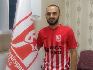 Balıkesirspor 3 Futbolcuyu Renklerine Bağladı