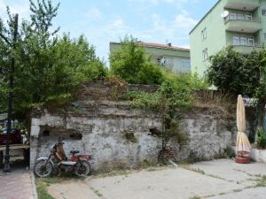 350 Yıllık Hamam Erik Bahçesi Oldu