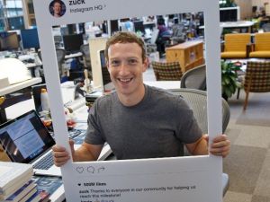 Facebook Ceo’sundan Hacker’lara Karşı ‘Bantlı’ Önlem