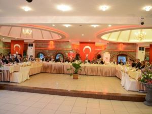 Çorumlu Şehit Aileleri Ve Gaziler İftarda Buluştu