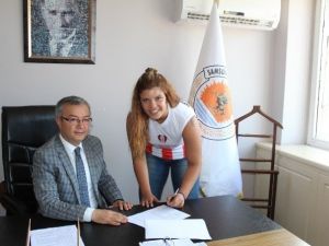 Anakent’te İmzalar Atılıyor