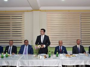 Vali Memiş Özel İdare Çalışanlarıyla İftar Yaptı