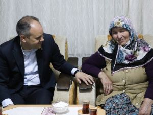 Bakan Çağatay Kılıç Samsun’da İhtiyaç Sahibi Aileleri Ziyaret Etti
