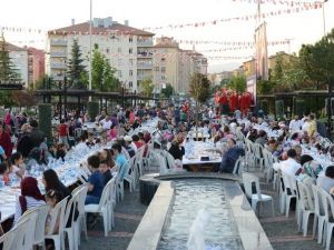Gülabibey’de 6 Bin Kişiyle İftar Coşkusu