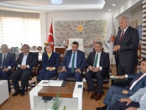 3 Bakan Ak Parti Malatya İl Başkanlığı’nı Ziyaret Etti