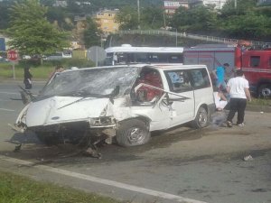Rize'de Trafik Kazası 1'i Ağır 10 Yaralı