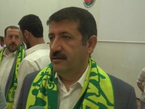 Fahri Başkan Mehmet Ekinci, Şanlıurfaspor’un Borcunun 45 Milyon Lirayı Bulacağını Açıkladı