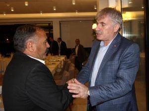 Başkan Memiş Muhtarlarla İftarda Bir Araya Geldi