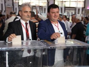 Manisaspor’da Başkanlığa Yeniden Mergen Seçildi