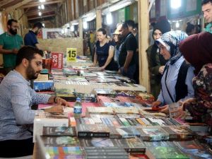 Ünlü Yazar Atakumlularla Buluştu