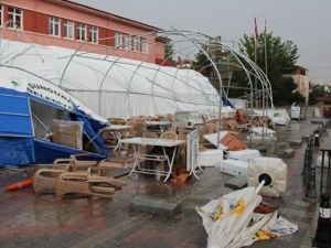 Sungurlu’da Ev Ve İş Yerlerini Su Bastı