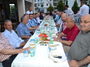 Cami Avlusunda İftar Örnek Oldu