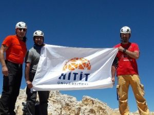 Hititli Akademisyenlerden Emler Zirvesine Tırmanış