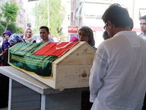 Havalimanı Saldırısında Ölen Öğretmenin Cenazesi Memleketine Uğurlandı