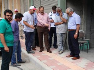Başkan Şahin, Kaldırım Çalışmalarını Yerinde İnceledi