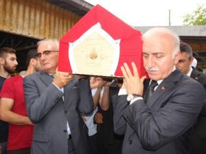 Eski Milli Güreşçi Serkan Türk Son Yolculuğuna Uğurlandı