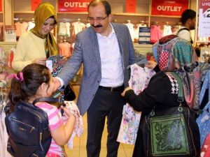 Ak Parti’den Çocuklara Bayram Hediyesi