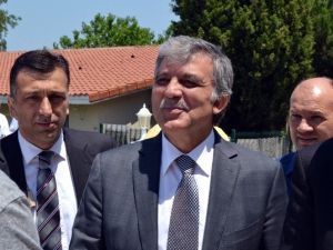 Abdullah Gül, Cuma Namazını Çamlıtepe Merkez Camisi’nde Kıldı