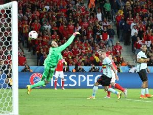 Galler Yarı Finalde