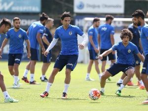 Fenerbahçe, Hazırlıklarını Sürdürüyor