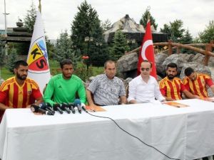 Kayserispor 4 Oyuncuyu Renklerine Bağladı