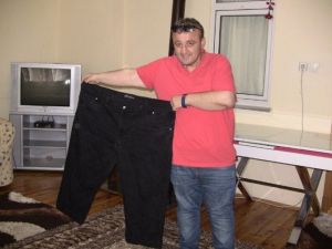 Midesine Kelepçe Taktırarak Kilolarından Kurtuldu