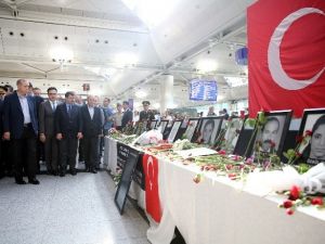 Cumhurbaşkanı Erdoğan, Atatürk Havalimanı’ndaki Taksi Durağını Ziyaret Etti