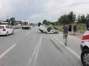 Akyazı’da Trafik Kazası: 2 Yaralı