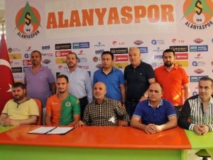 Alanyaspor’a İspanyol Stoper