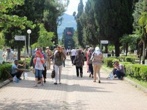 Mezarlıklara Bayram Ziyareti