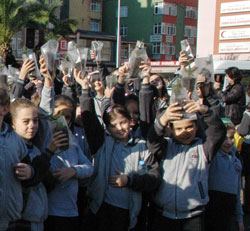 Rize'de Minikler Erozyona Karşı Yürüdü