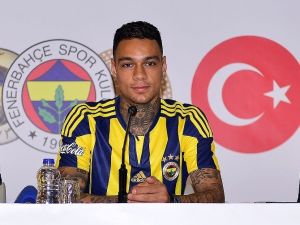 Van Der Wiel: "Fenerbahçe’nin Bir Parçası Olmak İstiyorum"