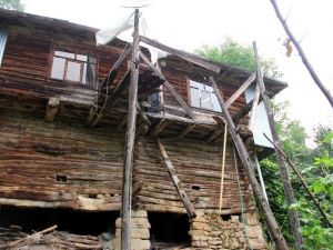 Kastamonu’da Balkon Çöktü: 1 Ölü, 6 Yaralı