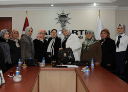 Ak Kadınlardan Vefa!