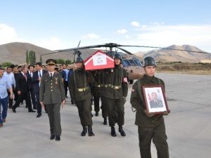 Şehit Pilot Son Yolculuğuna Dualarla Uğurlandı