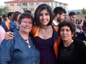 Diploma Töreninden, Ameliyat Masasına