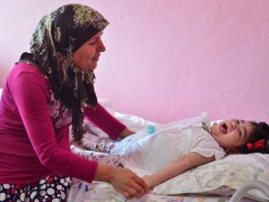 ‘Yaşamaz’ Denilen Eda, Hayata Anne Sevgisiyle Tutundu