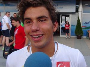 Milli Yüzücü Kaan Özcan’dan Dört Türkiye Rekoru