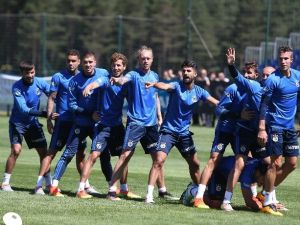 Fenerbahçe’de Yeni Sezon Hazırlıkları Sürüyor