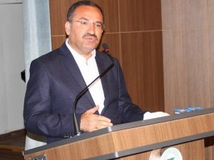 Adalet Bakanı Bekir Bozdağ: “Ak Parti’ye Kimse Operasyon Düzenleyemez”