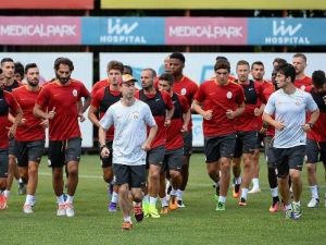 Galatasaray, Yeni Sezon Hazırlıklarını Sürdürüyor