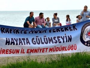 Trafikte Mola Vererek Hayata Gülümsediler