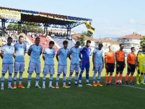 Fenerbahçe Hazırlık Karşılaşmasında Romen Takımını 3-1 Mağlup Etti