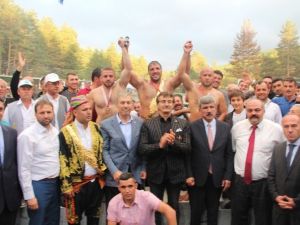 Kunduz Yağlı Güreşleri Kırkpınar’ı Aratmadı