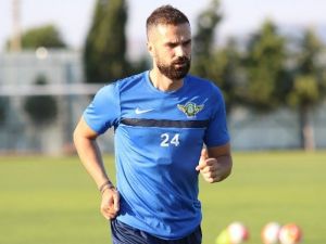 Serdar Kesimal: "Akhisar Belediyespor Kolej Havasında Bir Takım"