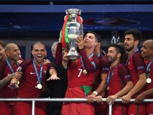 Avrupa’nın En Büyüğü Portekiz. Kupayı Ronaldo havaya kaldırdı