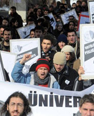 Sen misin Gül'ü protesto eden?