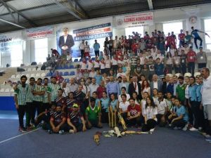 Büyükler Salon Kriket Şampiyonası Alaçam’da Başladı