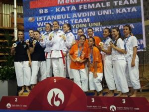 İaü Karate Takımlarından Avrupa’da Çifte Şampiyonluk