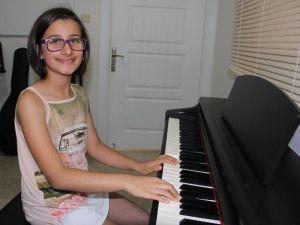Piyanoda Bir Yıldız Doğuyor: 10 Yaşında Onlarca Bestesi Var